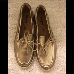 New Clarks shoes in size 8.5